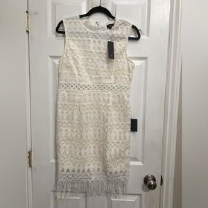 NWT Lulu’s Eyelet Lace Sheath Bodycon Dress Fringed Hem Lined White. Size Large.